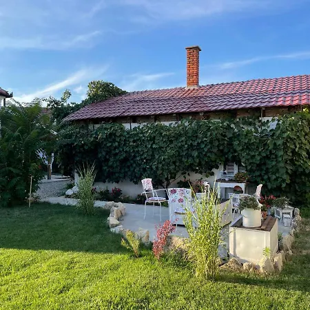 Bela Villa *